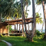 Driftwood Room At Pinang Island